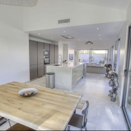 6f81a3ea-16fb-4b3e-a679-356bb28d1241 2